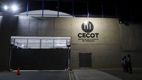Colombia reclama el regreso de sus ciudadanos detenidos en El Salvador: "No son criminales"