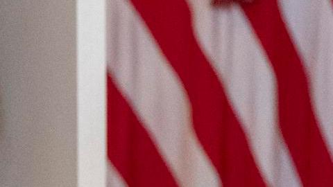 El presidente de Estados Unidos, Donald Trump, pronuncia un discurso durante un evento 'Invertir en América' en la Casa Blanca, en Washington, DC, EE. UU., el 30 de abril de 2025.