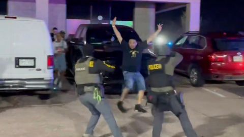 Detuvieron a más de 100 migrantes en un club nocturno ilegal en Colorado