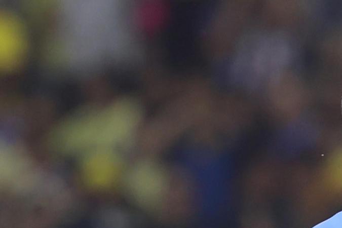 Salomón Rondón festeja tras marcarle a América.