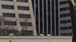 Agustín Escobar, su esposa Mercè Camprubí Montal y sus tres hijos antes de abordar el vuelo fatal en NYC.