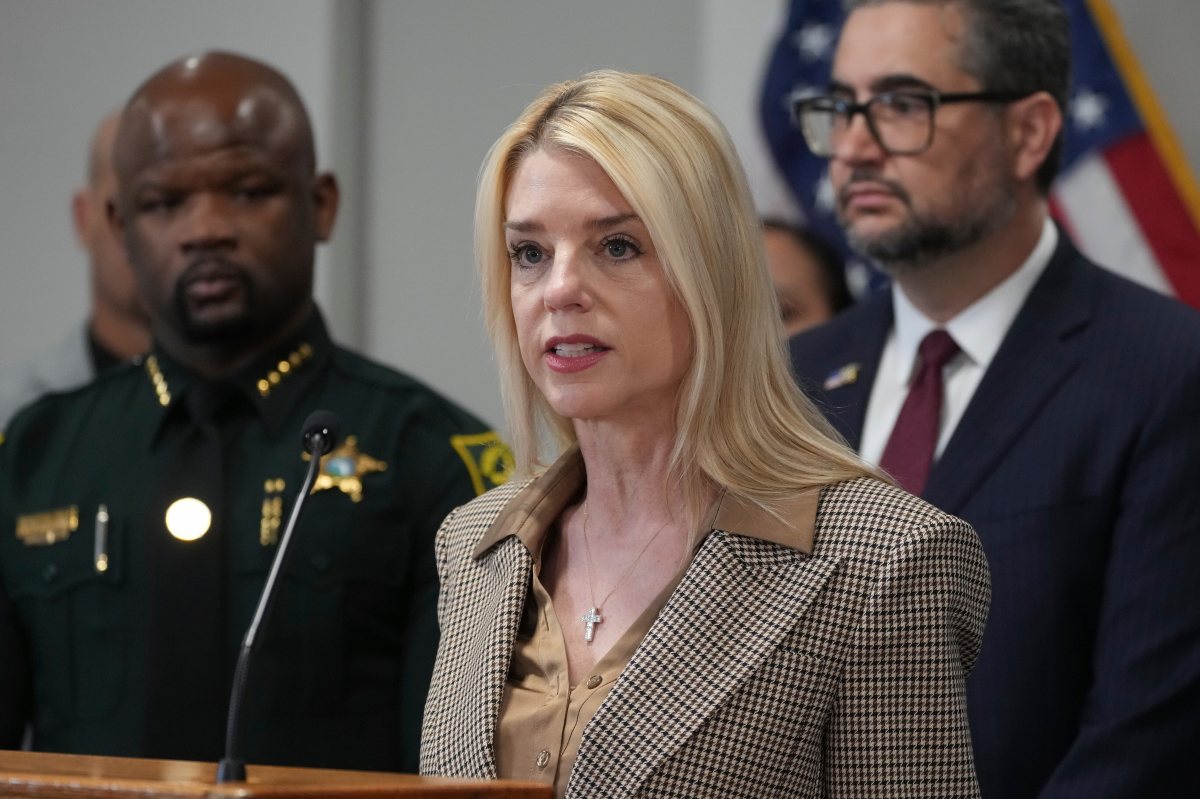 Fiscal general dice que "probablemente" Trump no buscará un tercer mandato