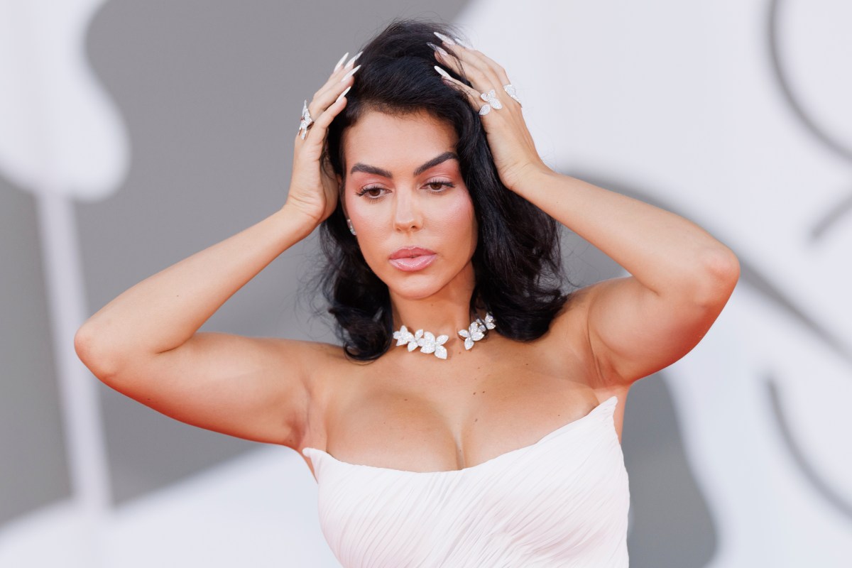 Georgina Rodríguez infarta las redes posando en bikini negro