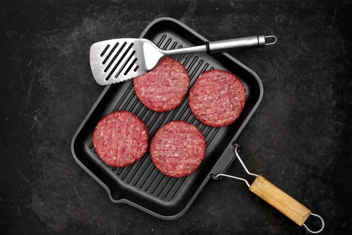 Hamburguesas perfectas: Consejos para que no se encojan y queden jugosas