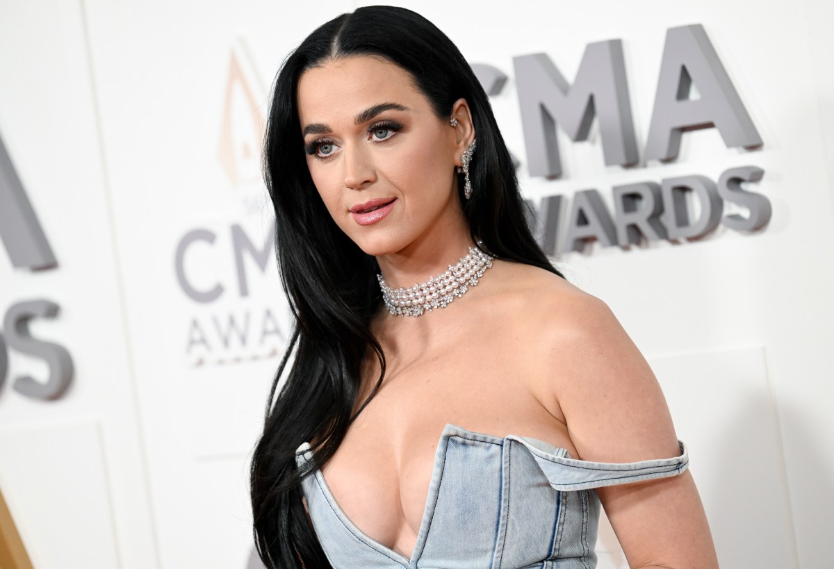 Katy Perry responde a críticas tras su viaje al espacio