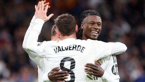 Los jugadores del Real Madrid celebran el gol marcado por Federico Valverde (c) ante el Athletic.