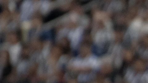 Stefan Medina (d) de Monterrey disputa el balón con Salomon Rondon (i) de Pachuca.