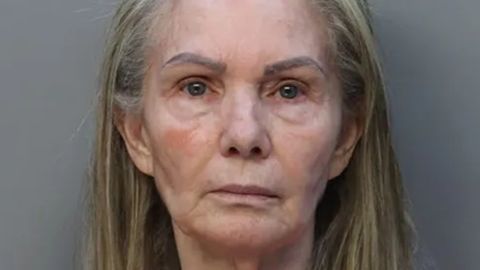Tarotista venezolana “desapareció” $3,000 dólares a cliente durante un ritual en Miami