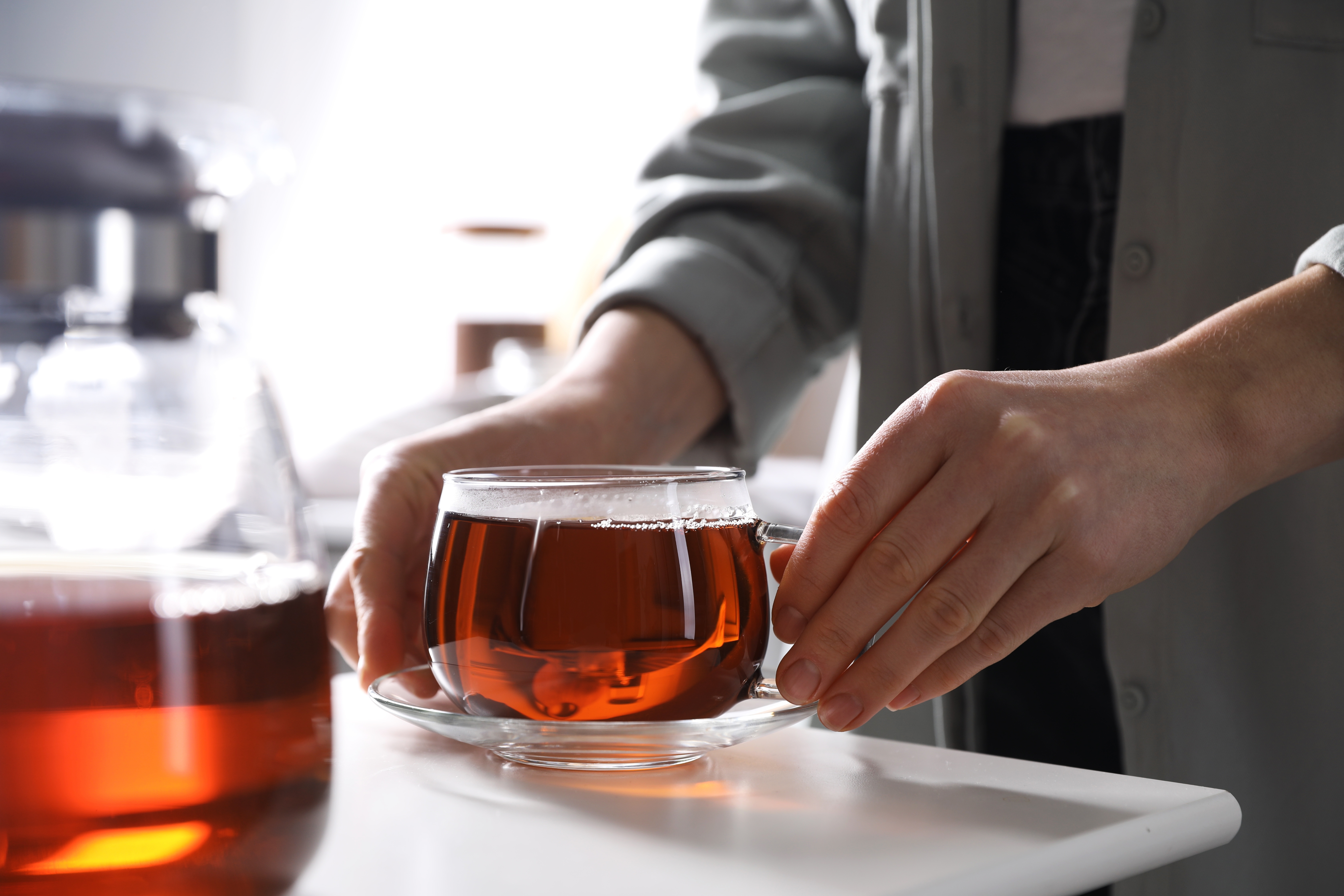 El té negro es rico en antioxidantes que ayuda a aliviar la inflamación.