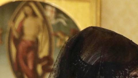Imagen de archivo tomada el 24/05/2017 del papa Francisco mientras mantiene una audiencia privada con el presidente de Estados Unidos, Donald Trump, y su esposa Melania Trump, en el Vaticano.