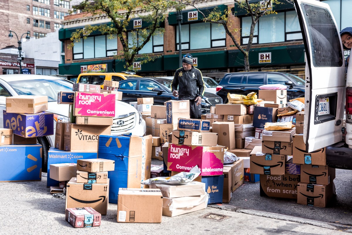 Walmart y Amazon cambian sus políticas de devolución