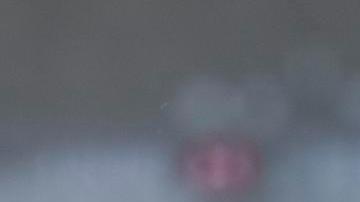 La gente se reúne cerca de una estatua recientemente inaugurada de George Floyd tras la noticia de que el ex oficial de policía de Minnesota Derek Chauvin fue sentenciado a 22 años y medio de prisión por el asesinato de Floyd, que tuvo lugar en mayo de 2020, en el distrito de Brooklyn de Nueva York, Nueva York, EE. UU., 25 de junio de 2021.