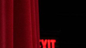 El mandatario calificó su propuesta como la "mejor de la historia" enfocado en gran parte en programas de ayuda escolar. Sus críticos creen que se trata de un "presupuesto irreal"