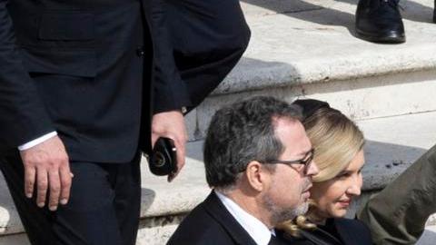 El presidente de Ucrania, Volodymyr Zelensky, y Olena Zelenska asisten a la Santa Misa de inicio del pontificado del Papa León XIV, en la plaza de San Pedro, en la Ciudad del Vaticano, el 18 de mayo de 2025.