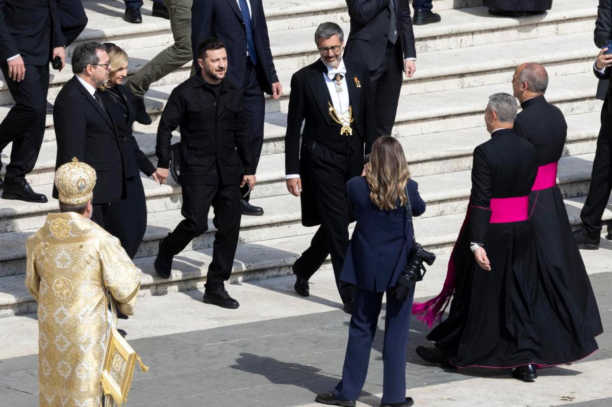 El Vaticano podría acoger reunión entre Rusia y Ucrania, dice Zelenski