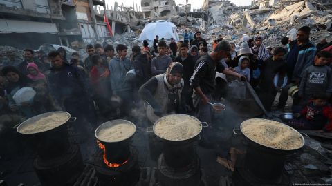 El grupo señaló que repartirán 300 millones de comida