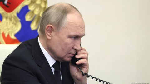 Durante la llamada telefónica, Putin tuvo una reacción más sobria, según compartió su gobierno.