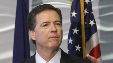 El exdirector de FBI borró el mensaje y publicó otro donde dijo "oponerse a la violencia".