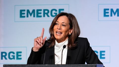 La exvicepresidenta dio un discurso en California donde criticó a Trump.