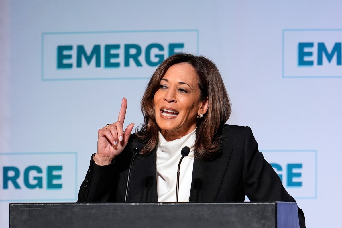 Kamala Harris afirma que EE.UU. está al borde de una “crisis constitucional”