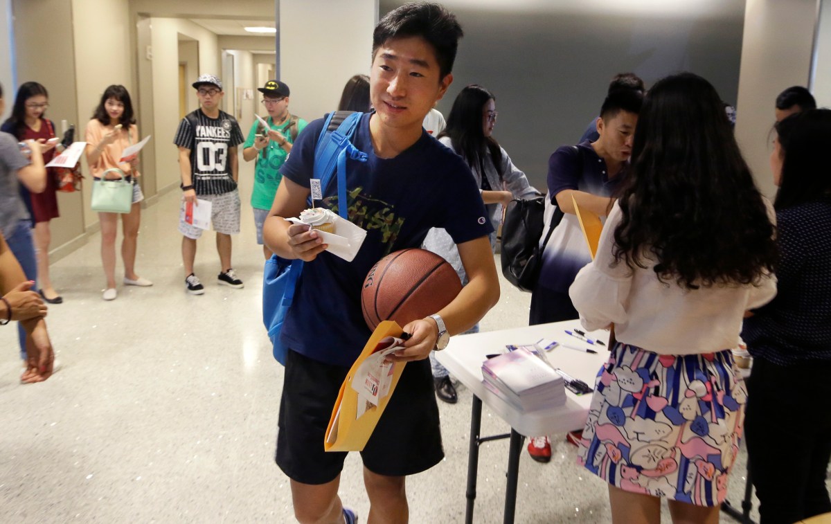 China protesta por revocación de visas a estudiantes en EE.UU.