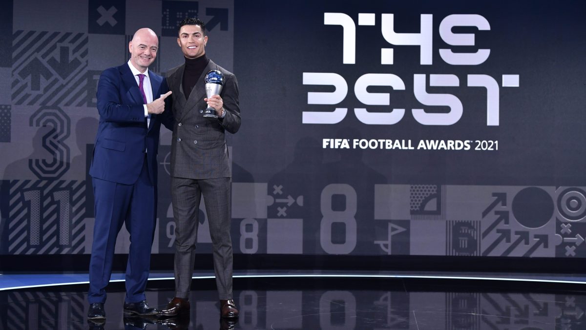 Infantino revela que Cristiano Ronaldo "negocia con varios equipos" para jugar el Mundial de Clubes