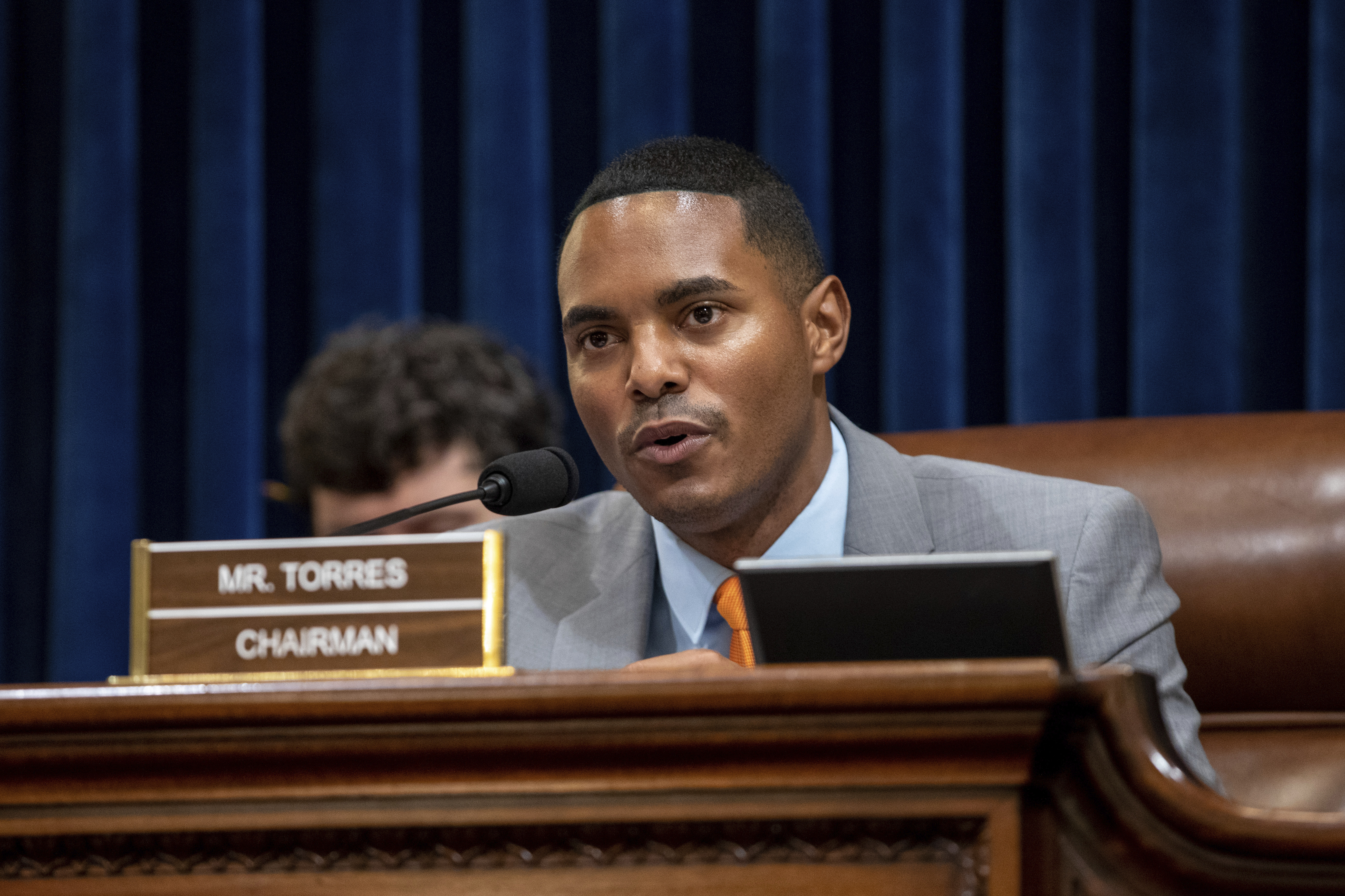 (VIDEO) Ritchie Torres: gobierno federal también es responsable por retrasos en despeje de vegetación de LUMA en Puerto Rico