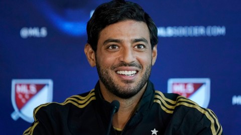 Carlos Vela durante una conferencia por el Media Day de la MLS.