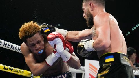 Óscar de la Hoya no quiere enfrentar a sus peleadores contra Devin Haney.