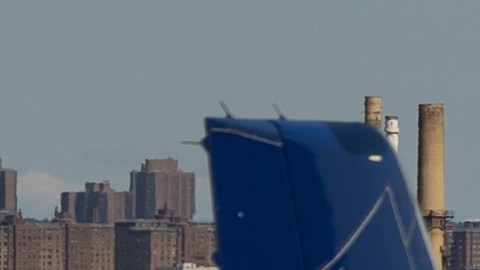 LaGuardia dijo que planea instalar medidas adicionales para ayudar a mitigar aún más incidentes parecidos.