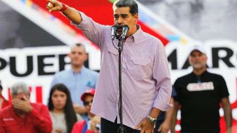 El presidente de Venezuela, Nicolás Maduro, se dirige a simpatizantes del gobierno durante un mitin en Caracas, Venezuela, el jueves 27 de febrero de 2025.