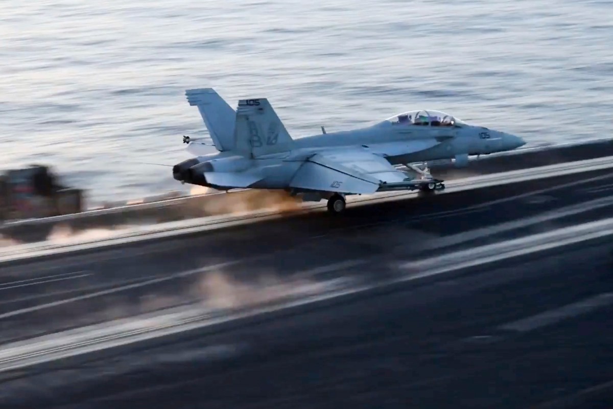 Segundo avión de combate de la Armada de EE.UU. cae al Mar Rojo
