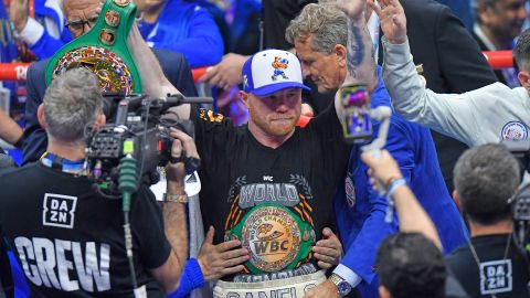 Rolando Romero critica el duelo entre Canelo y Scull.