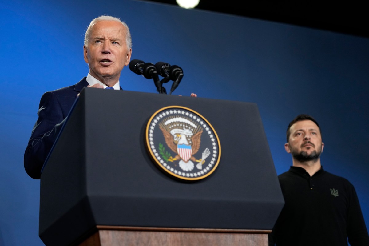 Biden acusa a Trump de apaciguar a Putin al presionar a Ucrania