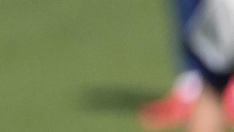 Cristiano Ronaldo Jr. domina un balón durante un entrenamiento con Portugal.