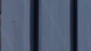 El buque permanece anclado en el East River mientras se realizan las evaluaciones correspondientes.