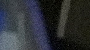 La policía estatal de Luisiana entra en una casa en la calle North Galvez mientras persigue a un fugitivo que escapó de una cárcel de Nueva Orleans, el martes 20 de mayo de 2025.