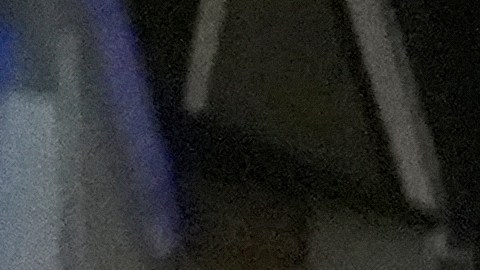La policía estatal de Luisiana entra en una casa en la calle North Galvez mientras persigue a un fugitivo que escapó de una cárcel de Nueva Orleans, el martes 20 de mayo de 2025.