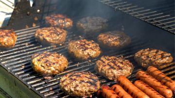 Aprende a calcular la cantidad de carne que debes servir con comensal en una barbacoa.