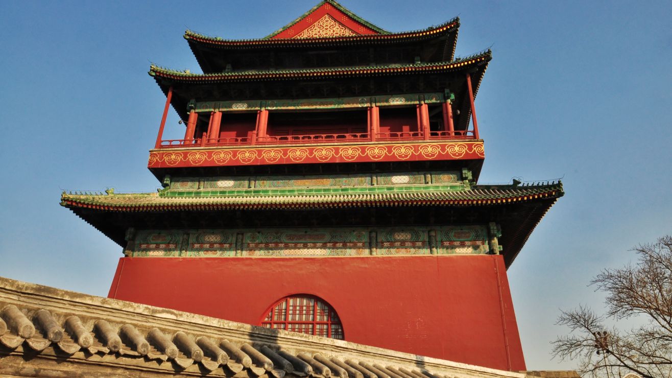 El colapso de la Torre del Tambor en Anhui: una tragedia para el patrimonio histórico. 6 Captan el momento exacto en el que se derrumba techo de monumento en China que es visitado por miles de turistas shutterstock 2000328629