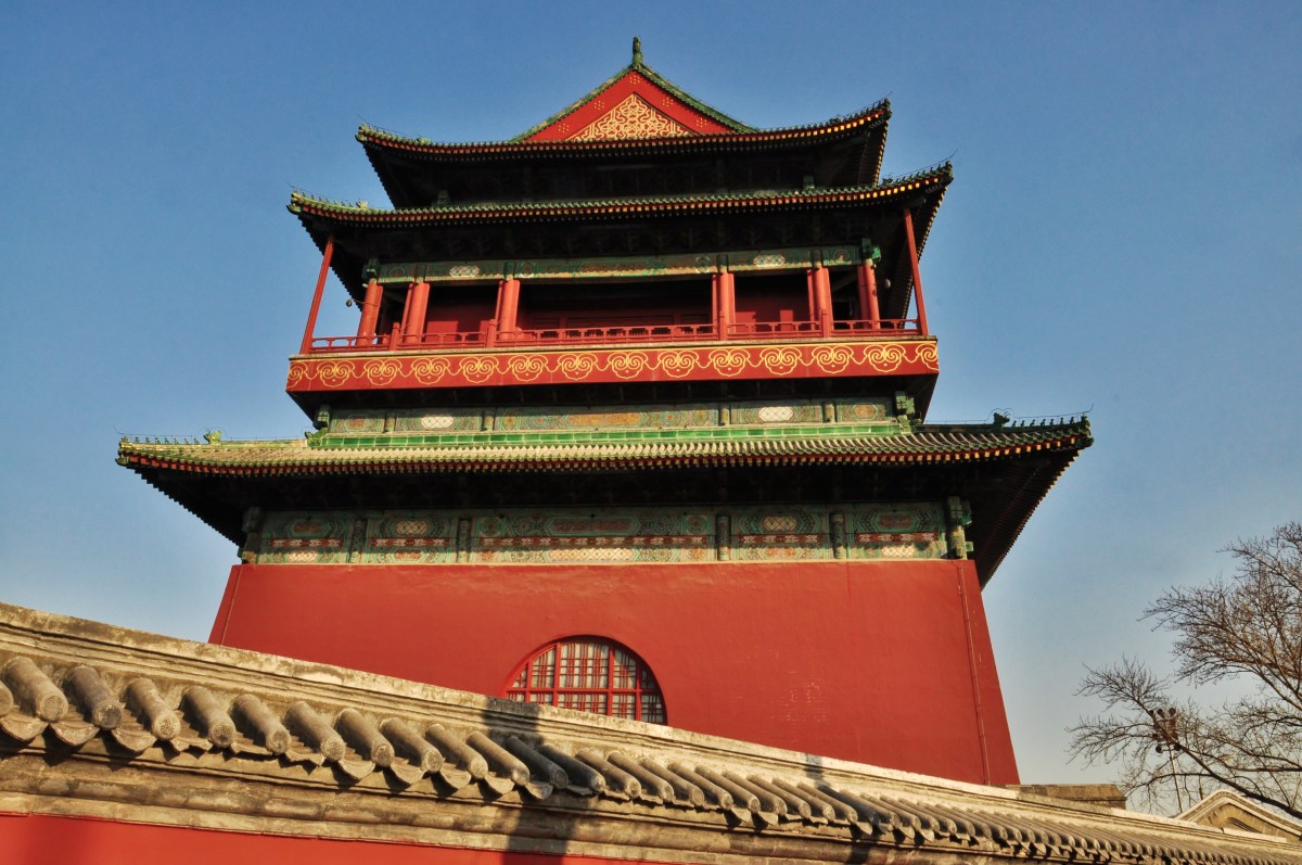 Captan el momento exacto en el que se derrumba techo de monumento en China que es visitado por miles de turistas