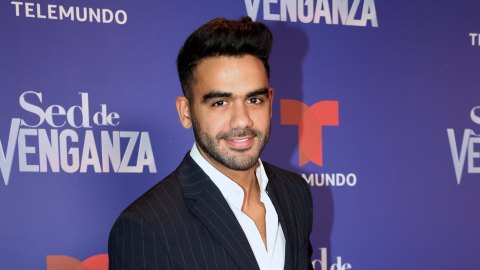 Carlos Adyan, presentador del programa En Casa con Telemundo.