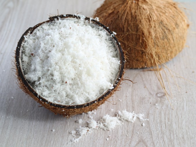 El coco está lleno de nutrientes y de grasas saludables para el organismo.