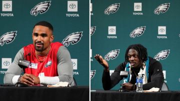 Jalen Hurts y AJ Brown.