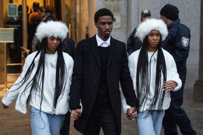 Las gemelas D'Lila Combs y Jessie Combs, junto al resto de los hijos del Sean 'Diddy' Combs, asistieron al juicio del rapero.