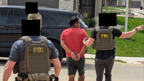 Todos fueron arrestados en Evansville y Bloomington.