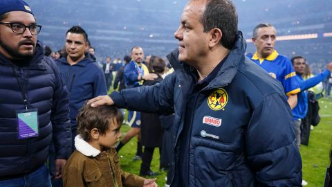 Cuauhtémoc Blanco habla de sus primeros pases en el fútbol mexicano.