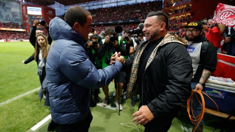 Antonio Mohamed manifiesta su alegría por ganar la Liga MX.