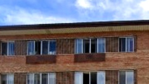 Las autoridades dijeron que el incendio pudo empezar en el tercer piso.