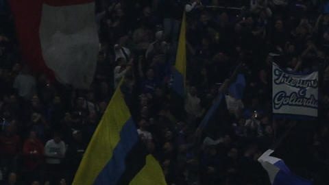 Fans durante partido Inter de Milán vs. Barca.